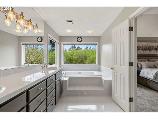 31175 Sw WILLAMETTE Way, Wilsonville, OR 97070