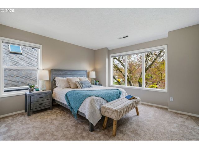 31175 Sw WILLAMETTE Way, Wilsonville, OR 97070