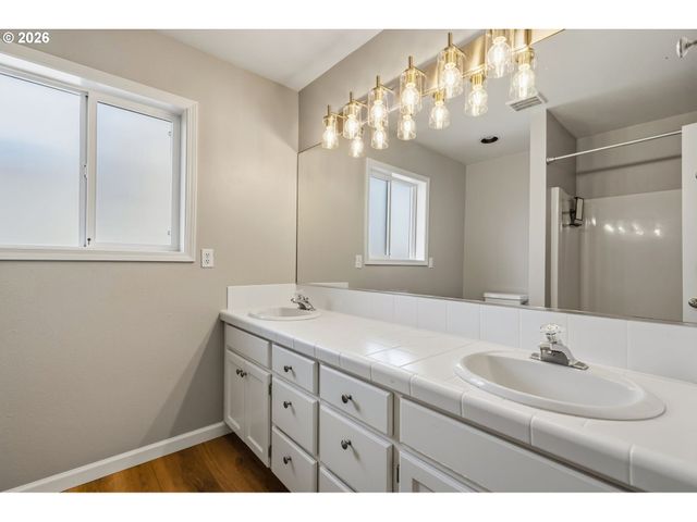 31175 Sw WILLAMETTE Way, Wilsonville, OR 97070