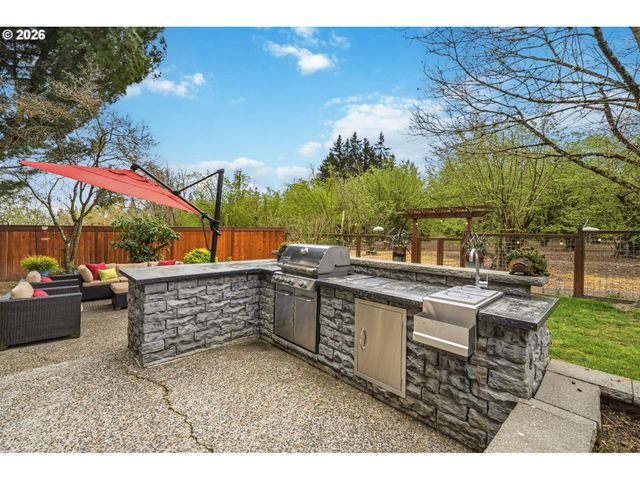 31175 Sw WILLAMETTE Way, Wilsonville, OR 97070