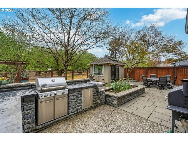 31175 Sw WILLAMETTE Way, Wilsonville, OR 97070