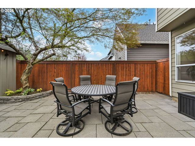 31175 Sw WILLAMETTE Way, Wilsonville, OR 97070