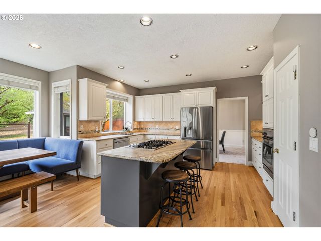 31175 Sw WILLAMETTE Way, Wilsonville, OR 97070