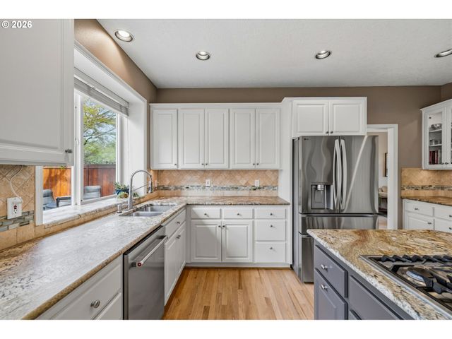 31175 Sw WILLAMETTE Way, Wilsonville, OR 97070
