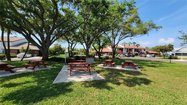 7209 27TH AVENUE W 2051, Bradenton, FL 34209