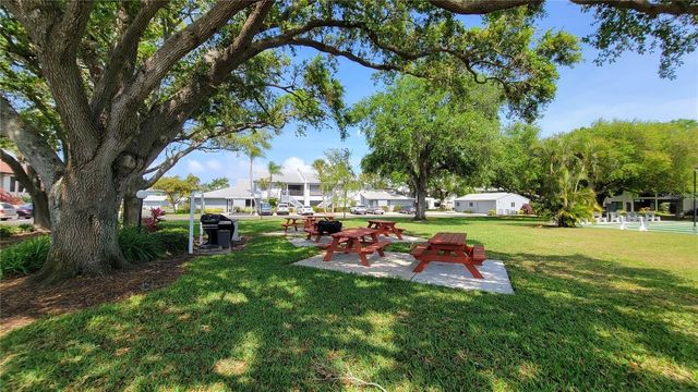 7209 27TH AVENUE W 2051, Bradenton, FL 34209