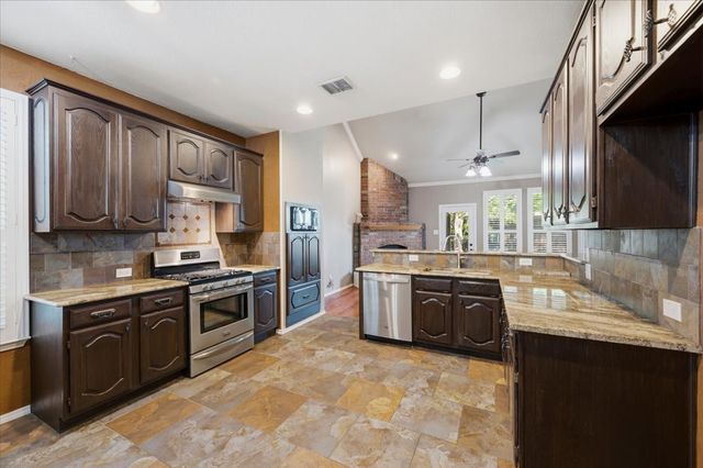 536 Forest Hill Drive, Coppell, TX 75019