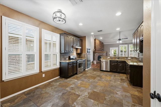 536 Forest Hill Drive, Coppell, TX 75019