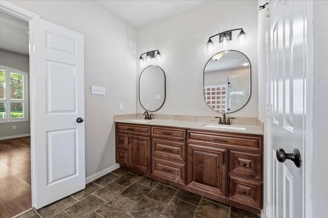 536 Forest Hill Drive, Coppell, TX 75019
