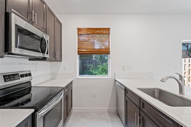 1100 SE 26 TER, Homestead, FL 33035