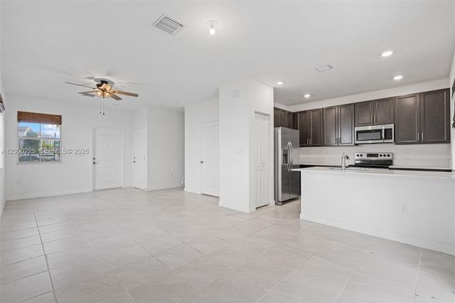 1100 SE 26 TER, Homestead, FL 33035