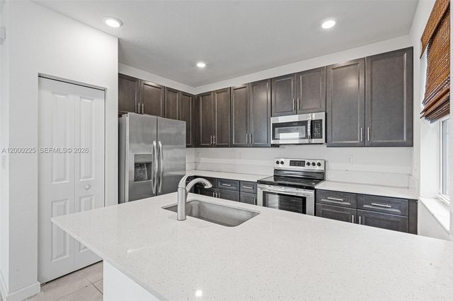 1100 SE 26 TER, Homestead, FL 33035