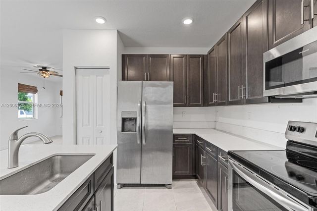 1100 SE 26 TER, Homestead, FL 33035