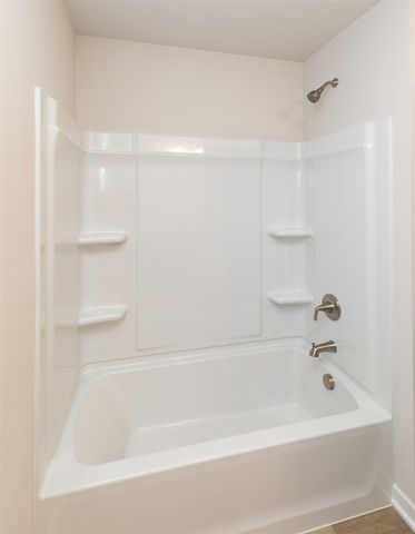 6411 NE 11th Court, Des Moines, IA 50313