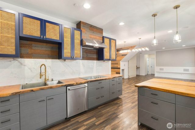 23408 253rd Avenue SE, Maple Valley, WA 98038