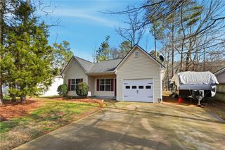 216 Whispering Pine NE Circle, White, GA 30184