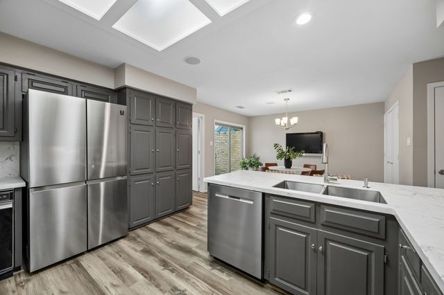 9060 Stone Creek Place, Dallas, TX 75243