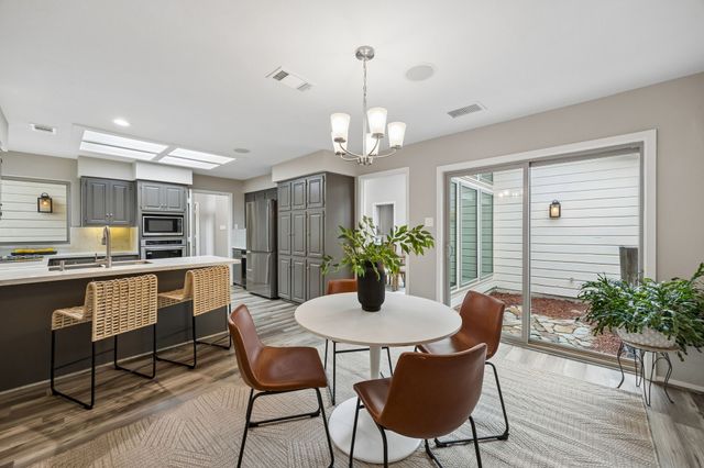 9060 Stone Creek Place, Dallas, TX 75243