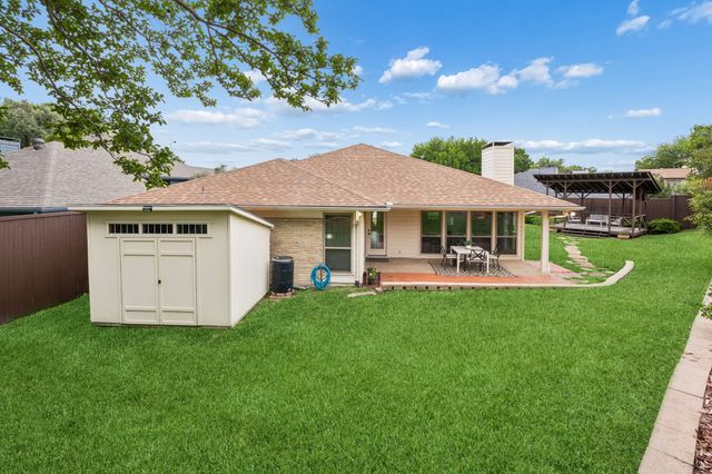 9060 Stone Creek Place, Dallas, TX 75243