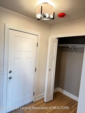 9135 Klein Farm, Grand Ledge, MI 48837