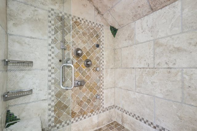 6857 N Knox Avenue, Lincolnwood, IL 60712