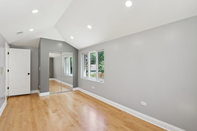 6857 N Knox Avenue, Lincolnwood, IL 60712