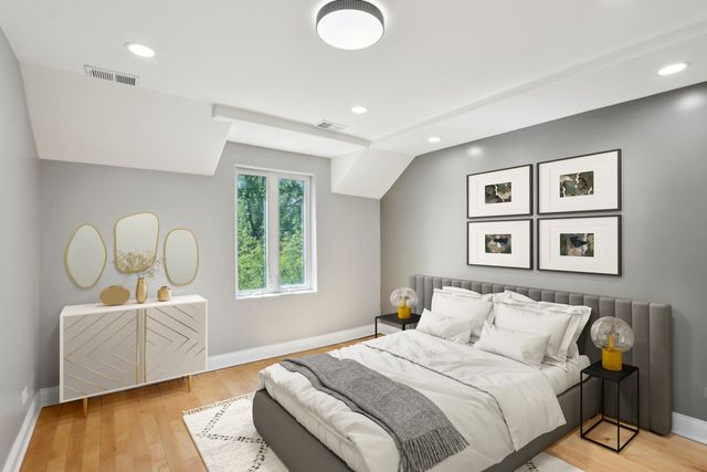 6857 N Knox Avenue, Lincolnwood, IL 60712