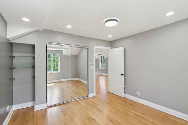 6857 N Knox Avenue, Lincolnwood, IL 60712