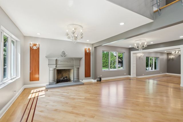 6857 N Knox Avenue, Lincolnwood, IL 60712