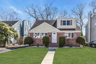 1844 Old Mill Road, Merrick, NY 11566