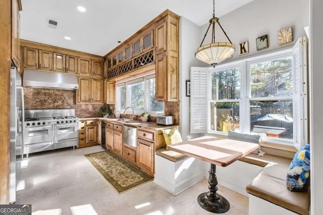 1001 Golf Estates Drive, Woodstock, GA 30189