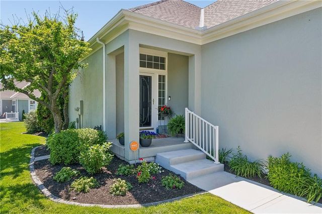 801 W 132nd Terrace, Kansas City, MO 64145