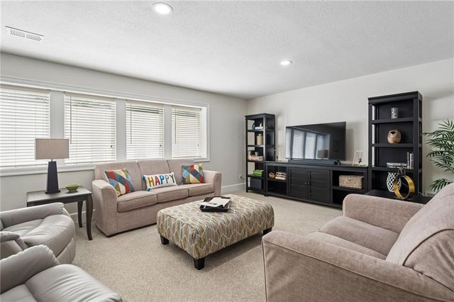 801 W 132nd Terrace, Kansas City, MO 64145