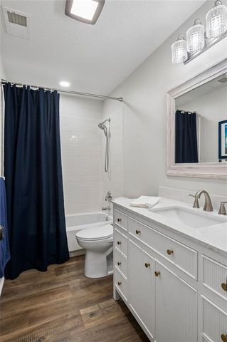801 W 132nd Terrace, Kansas City, MO 64145