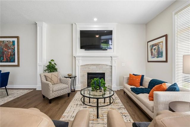 801 W 132nd Terrace, Kansas City, MO 64145