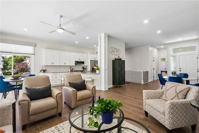 801 W 132nd Terrace, Kansas City, MO 64145