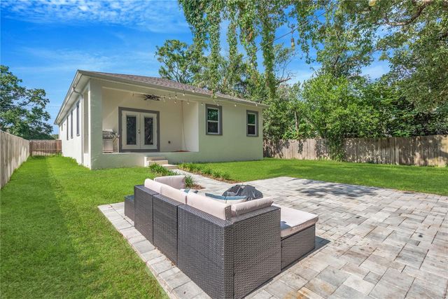 2524 LAKE ELLEN LANE, Tampa, FL 33618