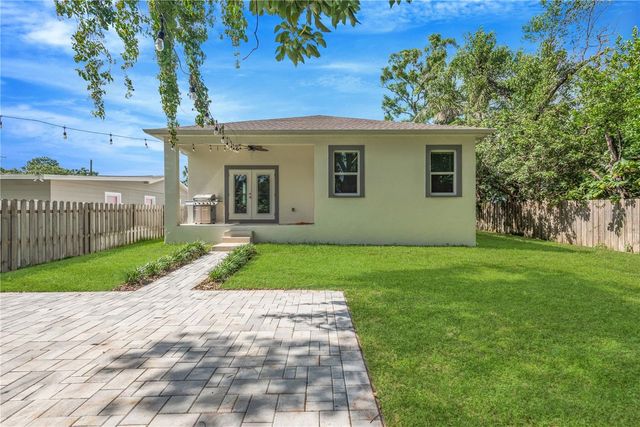 2524 LAKE ELLEN LANE, Tampa, FL 33618