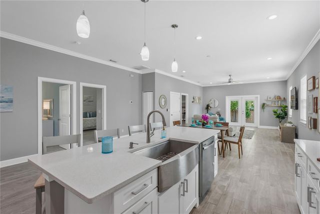 2524 LAKE ELLEN LANE, Tampa, FL 33618