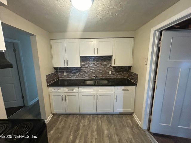 2229 W 10TH Street, Jacksonville, FL 32209