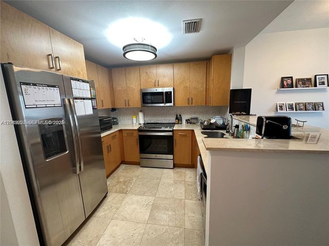 10 Aragon Avenue 1113, Coral Gables, FL 33134