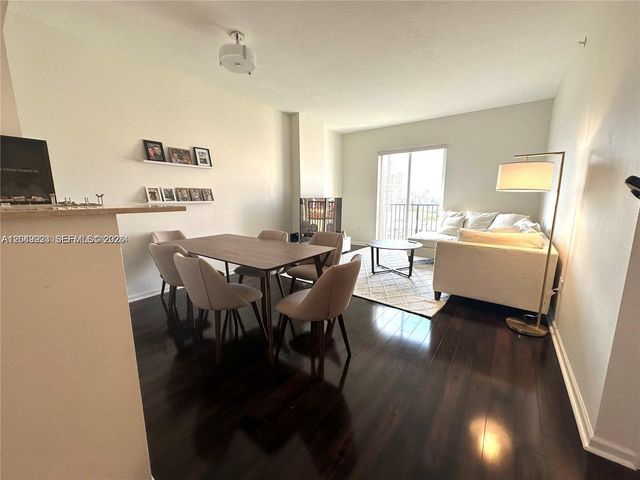 10 Aragon Avenue 1113, Coral Gables, FL 33134