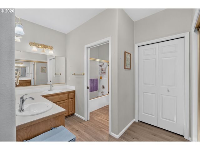 2923 DRY CREEK Rd, Eugene, OR 97404