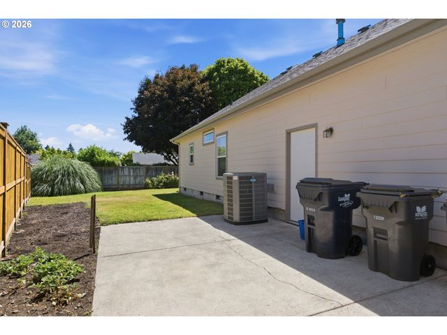 2923 DRY CREEK Rd, Eugene, OR 97404