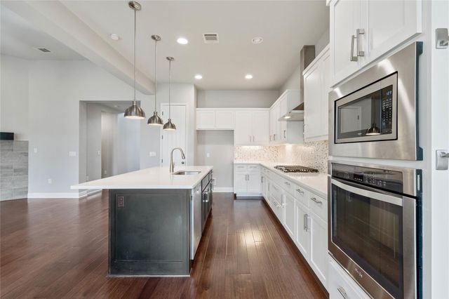 5009 Mandevilla DR, Austin, TX 78739