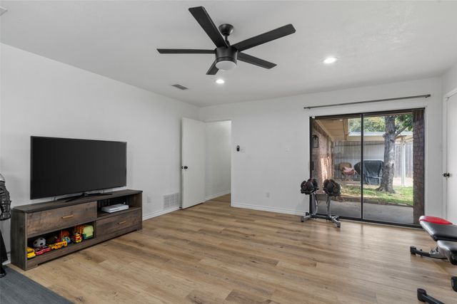 1612 Daywood Lane, Irving, TX 75061