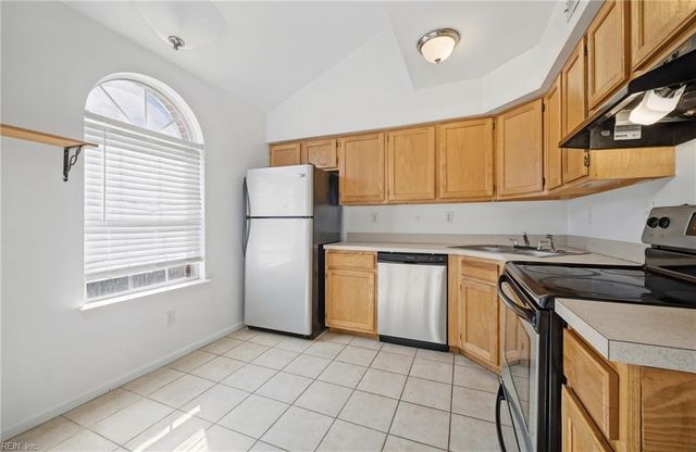 1368 Ivywood Road RD, Virginia Beach, VA 23453