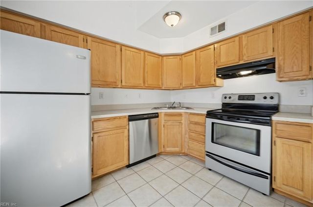 1368 Ivywood Road RD, Virginia Beach, VA 23453