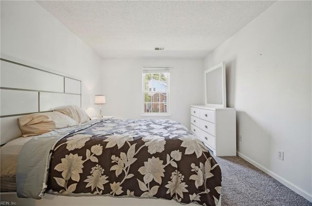 1368 Ivywood Road RD, Virginia Beach, VA 23453
