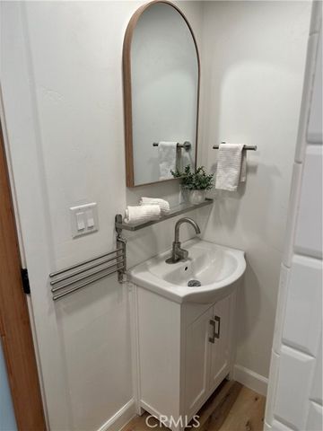 225 N Akers Road 308, Visalia, CA 93291